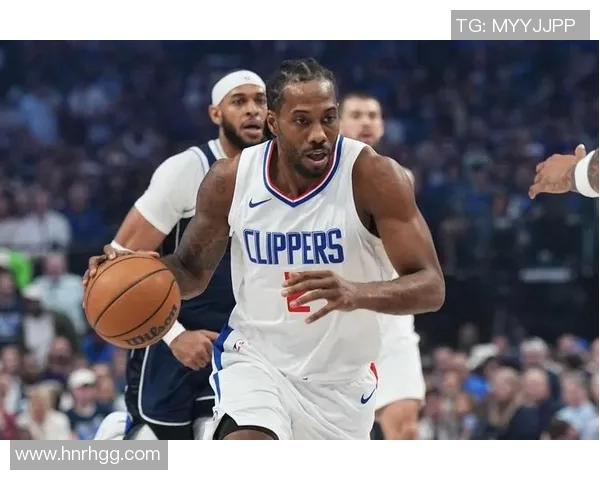 快船队全队备战季后赛,决战时刻即将来临 快船队全队备战季后赛,决战时刻即将来临