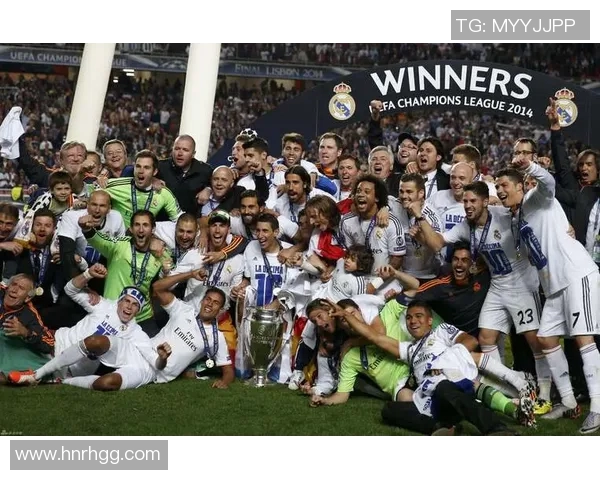 皇马宣布签下巴西后卫路易斯,强化进攻阵容和稳固防线